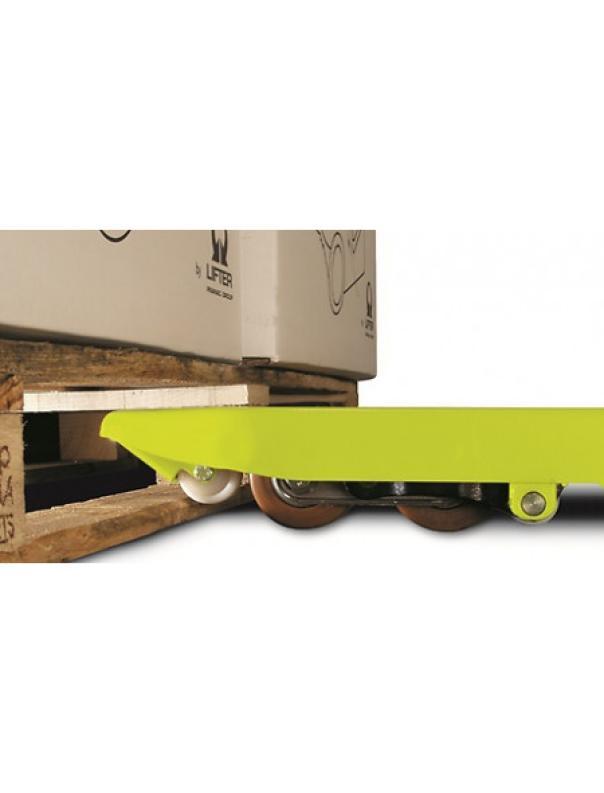 Forche transpallet in ingresso pallet con rulli supplementari