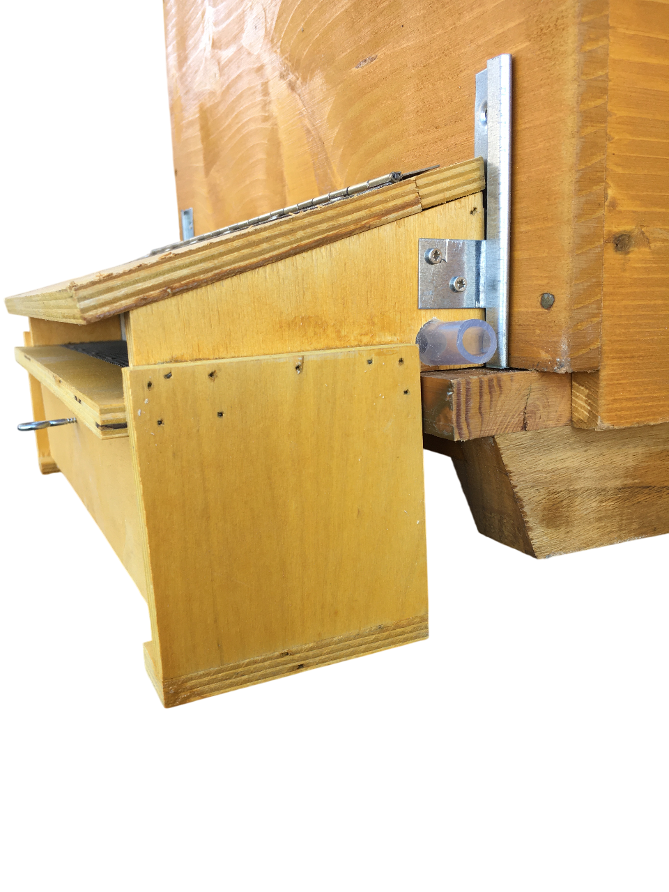 Vista laterale trappola polline esterna con dettagli angolari e fissaggi