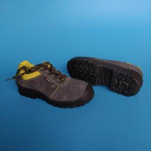 Scarpa bassa, calzatura scamosciata, con puntale antinfortunistico