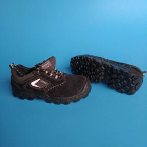 Scarpa bassa, calzatura scamosciata, con puntale antinfortunistico