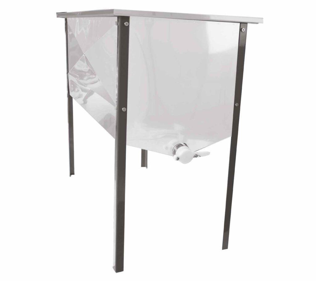 Vista frontale banco disopercolatore inox 150 cm per laboratorio apistico Banco disopercolatore in acciaio inox con rubinetto e gambe smontabili