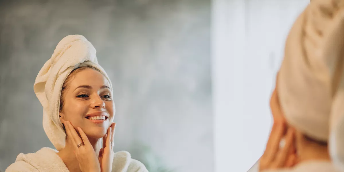 Bellezza naturale con miele e propoli, scopri i cosmetici sostenibili